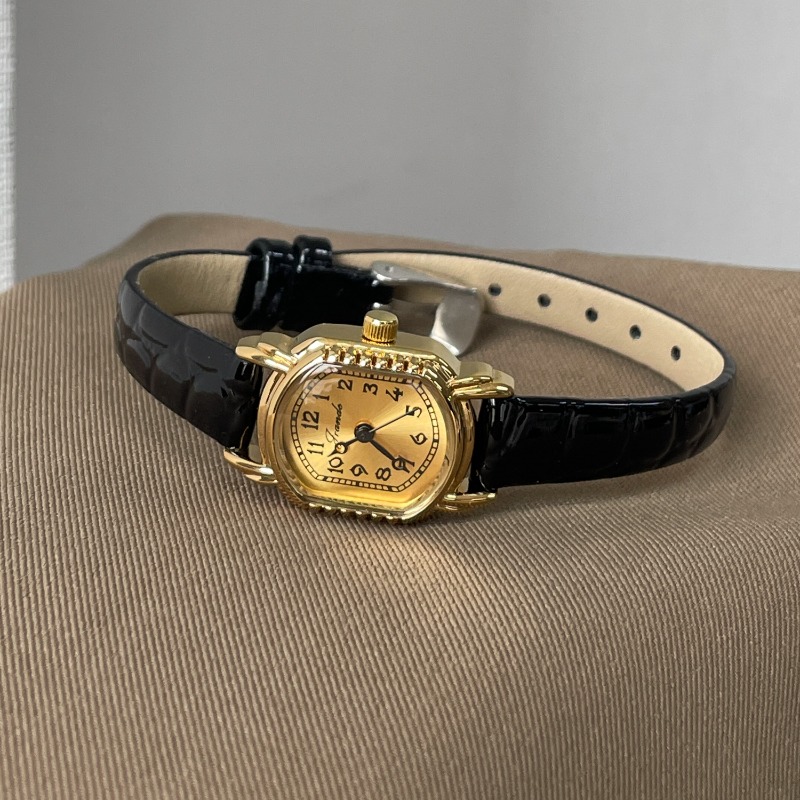 Винтажные овальные женские ква – обзор и цена Luxury Watch Gold And Black