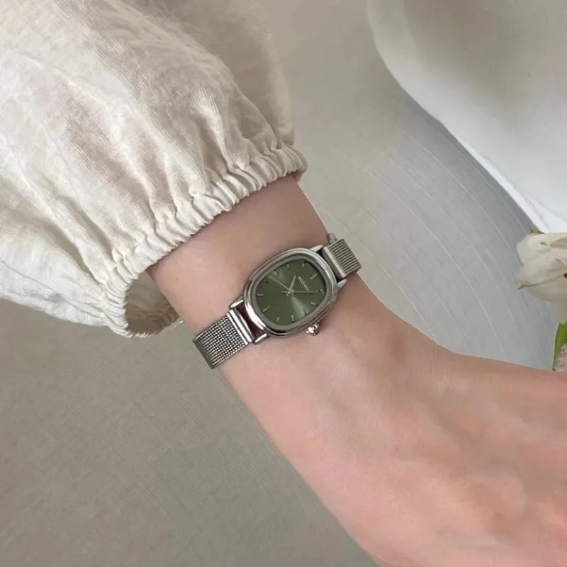 Зеленые часы с маленьким оваль – обзор и цена Luxury Watch Girl
