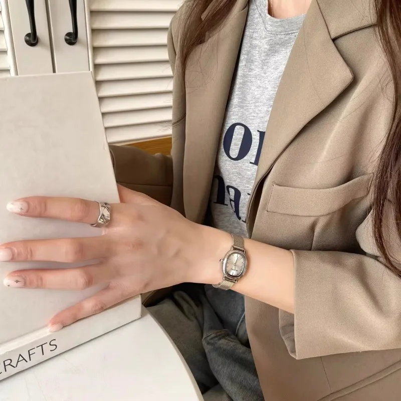 Зеленые часы с маленьким оваль – обзор и цена Luxury Watch Girl